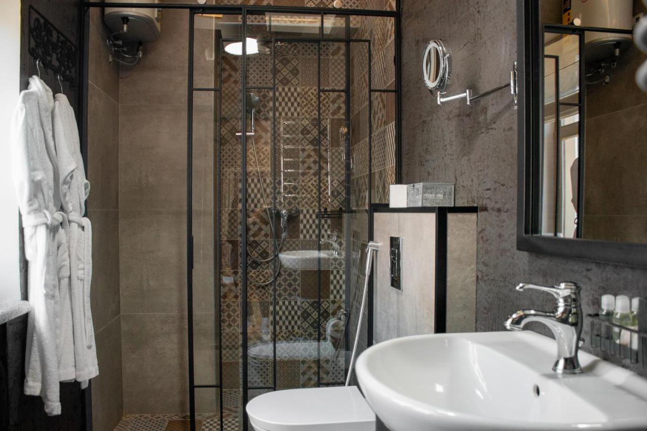 Manna Boutique Hotel (Adults Only) Kiev Ngoại thất bức ảnh