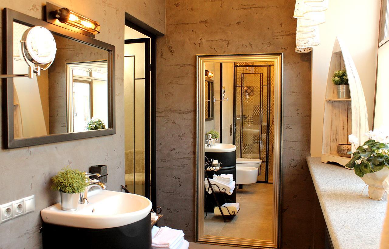 Manna Boutique Hotel (Adults Only) Kiev Ngoại thất bức ảnh