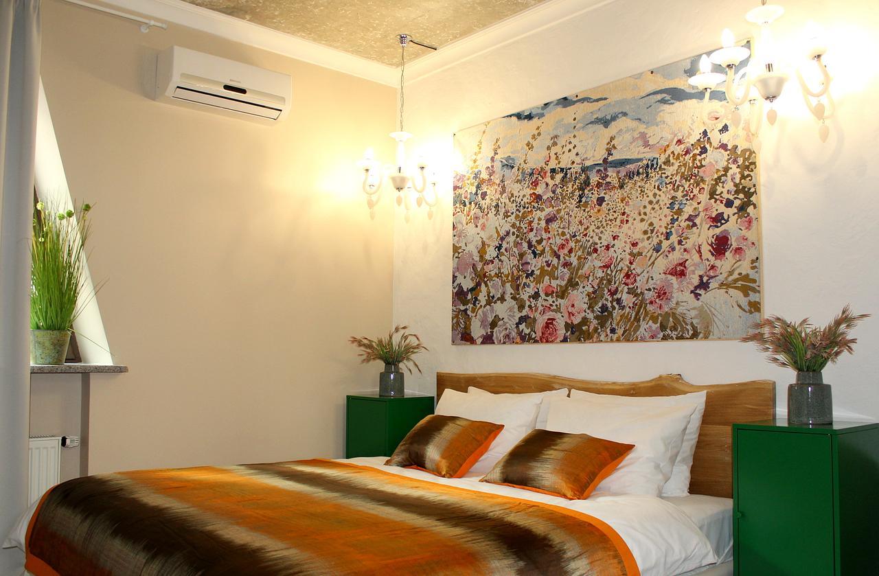 Manna Boutique Hotel (Adults Only) Kiev Ngoại thất bức ảnh
